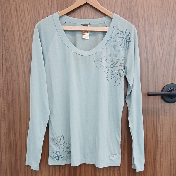 The North Face Tops - THE NORTH FACE Blue Flower Top SZ XL